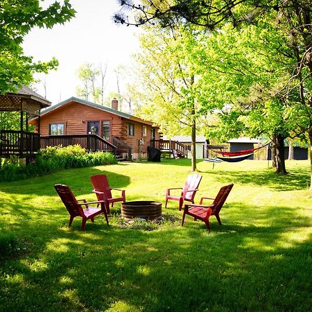 Cozy Cabin With Hottub At Cloverdale Cabins Hinckley Eksteriør bilde