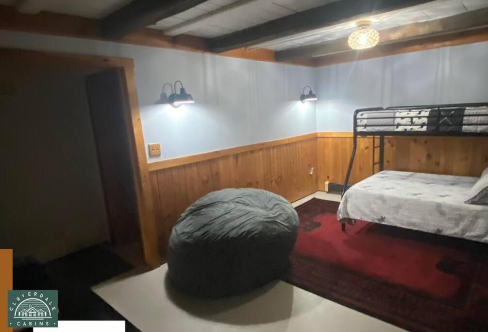 Cozy Cabin With Hottub At Cloverdale Cabins Hinckley Eksteriør bilde