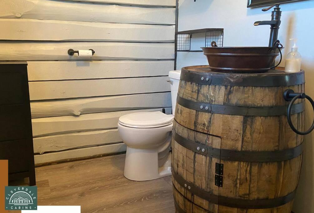 Cozy Cabin With Hottub At Cloverdale Cabins Hinckley Eksteriør bilde