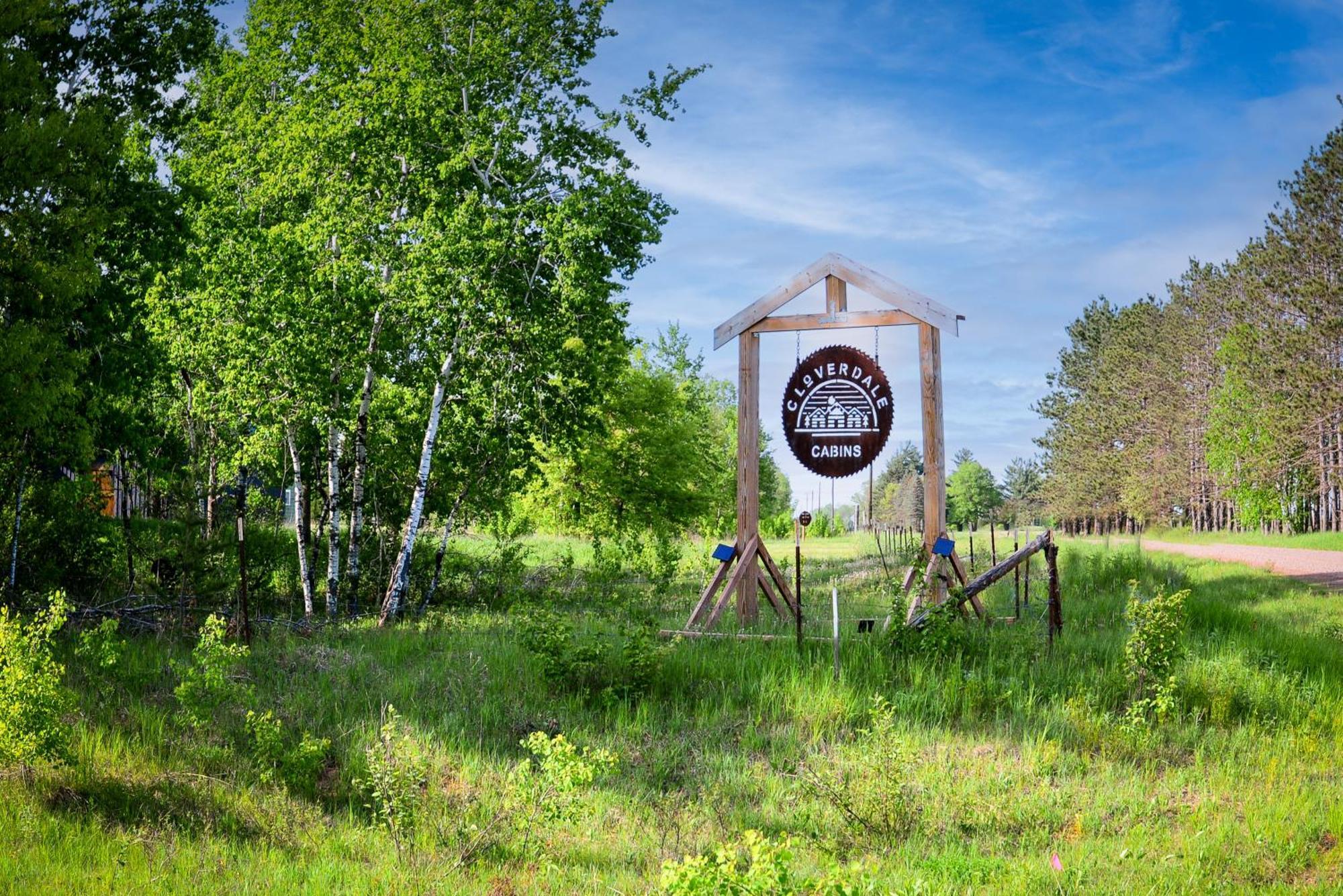 Cozy Cabin With Hottub At Cloverdale Cabins Hinckley Eksteriør bilde