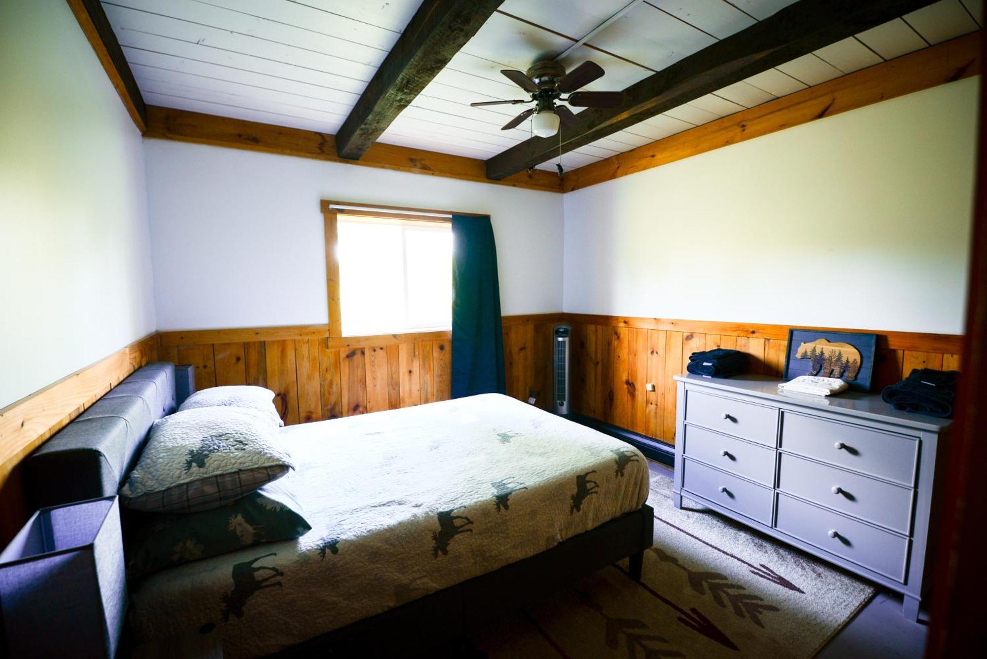 Cozy Cabin With Hottub At Cloverdale Cabins Hinckley Eksteriør bilde
