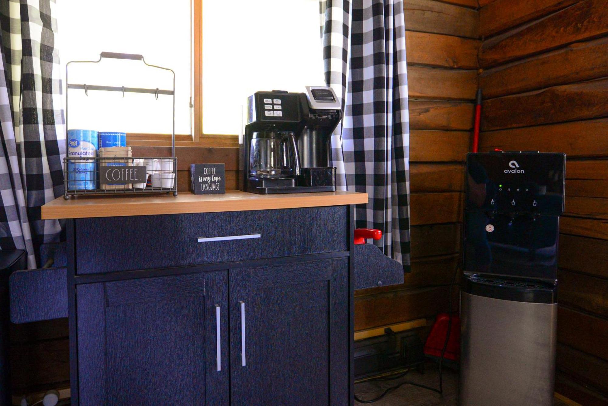 Cozy Cabin With Hottub At Cloverdale Cabins Hinckley Eksteriør bilde